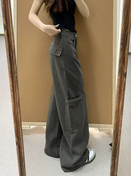 Dark grey cargo wide-leg jeans – side view showing large cargo pocket
