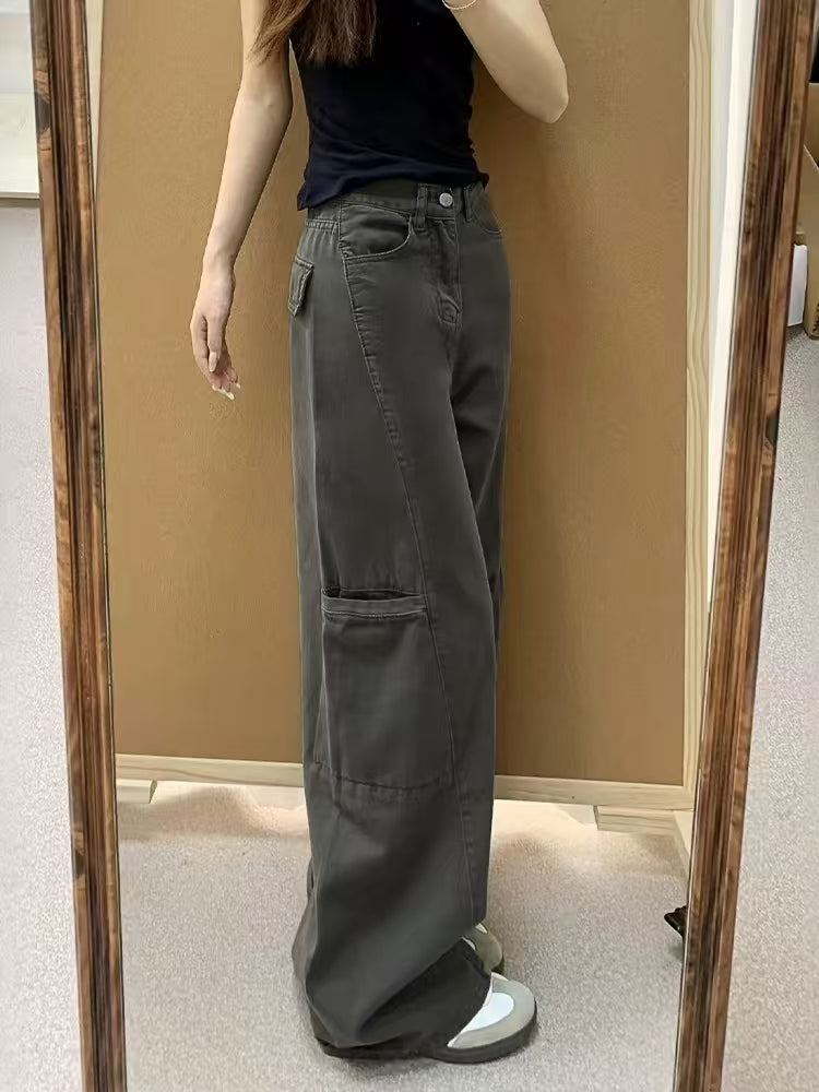 Side profile view – cargo pocket and wide-leg silhouette detail