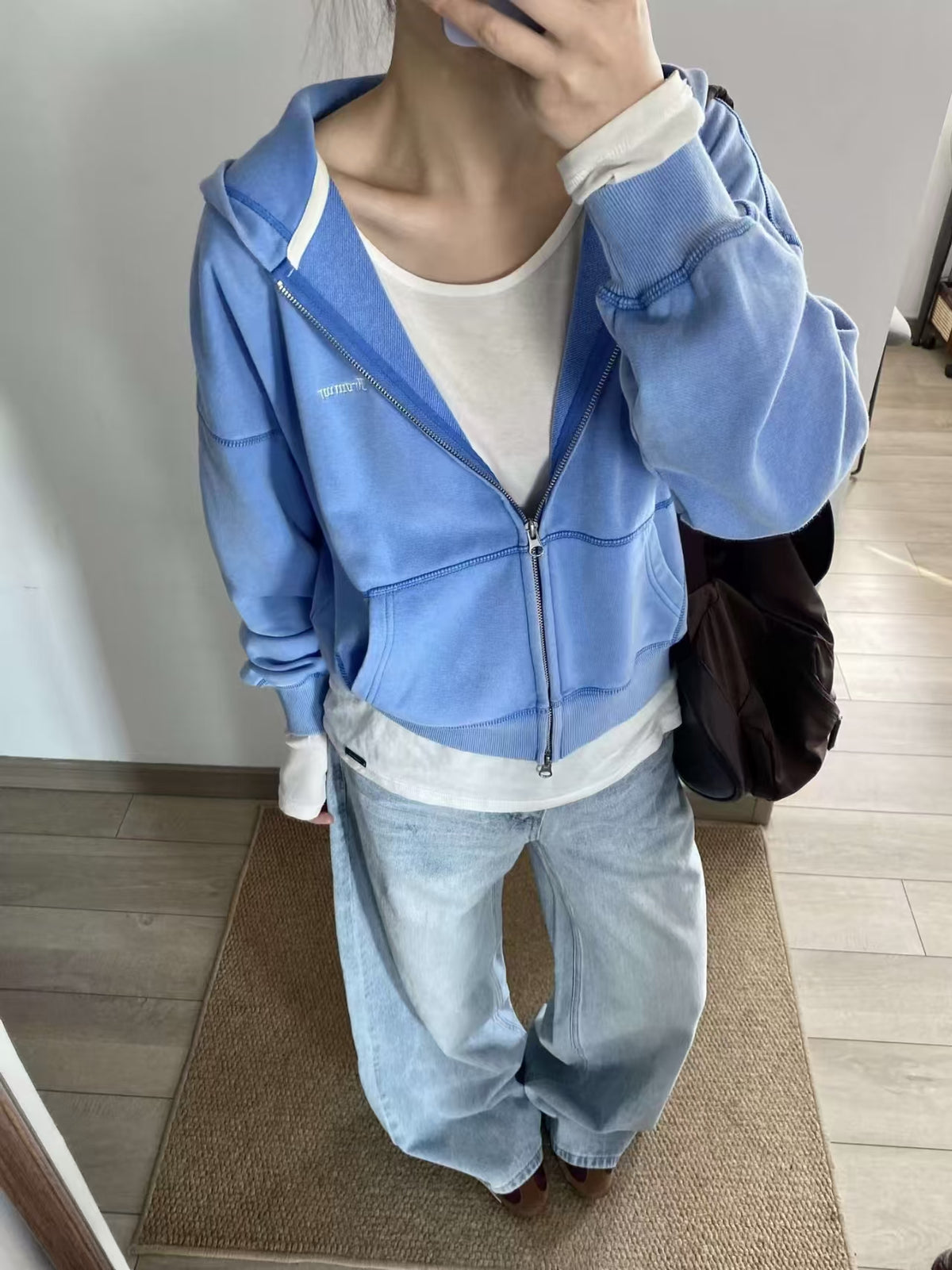 Front and back detail shots – light blue wide-leg jeans